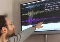 La Terra ha tremato anche in Mugello. Ipotesi evacuazione per una scuola, intervista con la Protezione Civile...