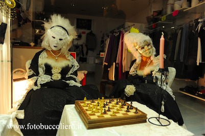 Atmosfere e misteri in una notte di Carnevale: le foto di un successo. Maschere, luci, colori e pubblico!