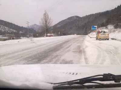 Neve in Mugello. Le foto dei lettori e la mappa dei disagi. E - 10 sul Giogo...