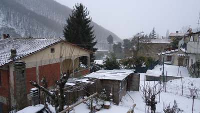 Neve in Mugello. Le foto dei lettori e la mappa dei disagi. E - 10 sul Giogo...