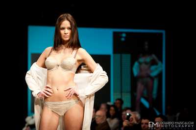 Bellezze mozzafiato. L'intimo sfila a Firenze a immagine Italia. Le foto di OK!Mugello