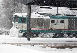 Mugello. Gelo e neve, incognita treni, e sulla Faentina arrivano gli ispettori. Chiusura temporanea al Passo del Giogo