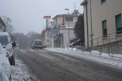 Neve in Mugello. Le foto dei lettori e la mappa dei disagi. E - 10 sul Giogo...