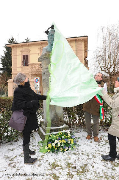 Tanta gente alla ri-inugurazione del busto di Cristo Re