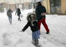 Galliano e Pietramala. Scuole chiuse per il gelo. E a Marcoiano si porta l'acqua con le taniche
