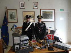 Ronta. Sorpreso dai vicini a rubare in casa. Ladro arrestato