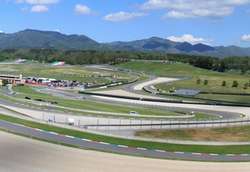 Mugello. Vista da sballo con la tribuna sulla mitica Arrabbiata. Info...