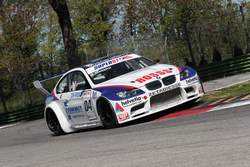 Superstars, Ferrari Challenge. Fine settimana di gare a Scarperia. In pista anche Bettini e Mugelli. Info...