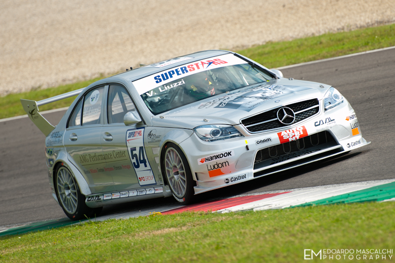 Superstars, bolidi al Mugello. Max Mugelli 9° in gara-2. Le foto