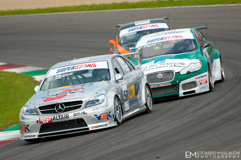 Superstars, bolidi al Mugello. Max Mugelli 9° in gara-2. Le foto