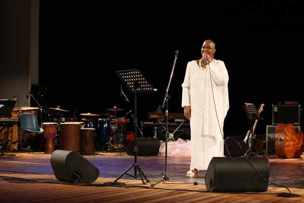 Musicisti e cantanti del Mugello ieri in concerto con Ella Armstrong. Le foto della serata al Teatro di Fiesole.