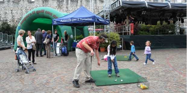 Un campo da Golf in Piazza dei Vicari a Scarperia