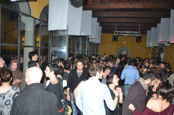 E fu MUSIC Awards 2012 @ VILLA PECORI GIRALDI: come divertirsi in modo sano e sicuro