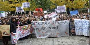 A Borgo gli studenti mettono in scena la protesta. Info