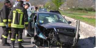 Pontassieve. Travolge (ubriaco) l'auto delle suore