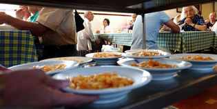 Borgo. Chiusa ad agosto la mensa per gli anziani. E' polemica...