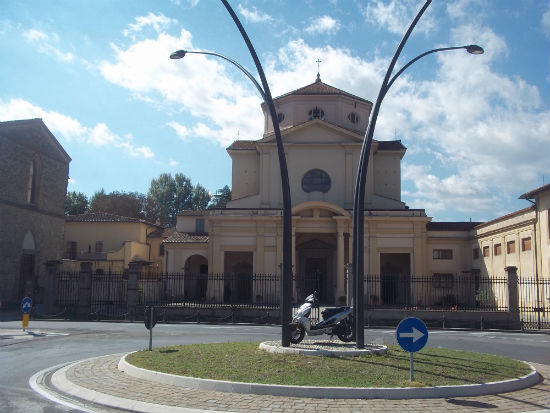 Borgo. Motorini sulle panchine (e non solo) dopo una notte di baldoria
