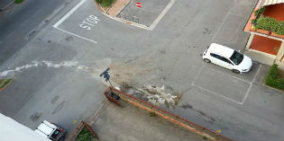 Spazzatrice 'spara - olio'. Era successo anche a San Piero in agosto...