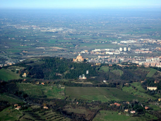 In bici da Borgo a San Luca (Bologna) 'per grazia ricevuta'