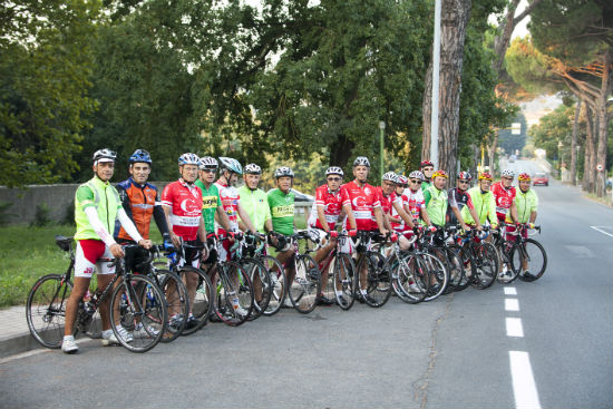 In bici da Borgo a San Luca (Bologna) 'per grazia ricevuta'