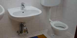 Galliano. Bagni guasti alla materna. Disagi per 28 bambini...