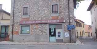 Galliano. Il Comune si mobilita in difesa della banca. Raccolta di firme...