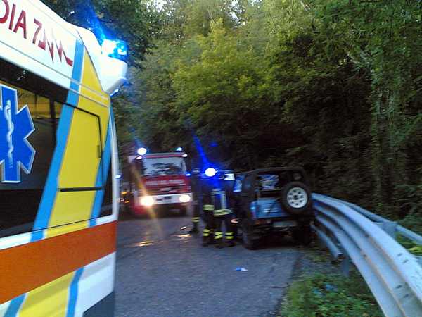 Incidente frontale sul Giogo. Intervengono ambulanza e automedica
