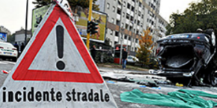 San Francesco. Tamponamento, coinvolti Autobus e Camoin.