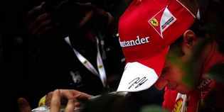 Finali Ferrari al Mugello. Il popolo Rosso saluta Massa, le foto...