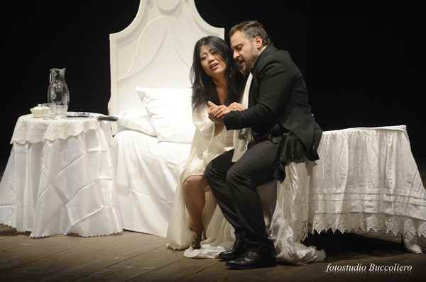 Borgo. Applausi ed emozione in teatro per La Traviata. Foto e cronaca