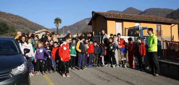 Ronta. In ottanta alla maratona (di beneficienza) da scuola a scuola. Foto...