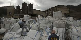 Paterno. Rifondazione: 'Rivedere il piano interprovinciale dei rifiuti'