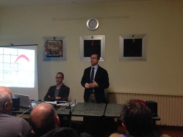 Panicaglia. Tanta gente e tante domande all'assemblea. Cronaca