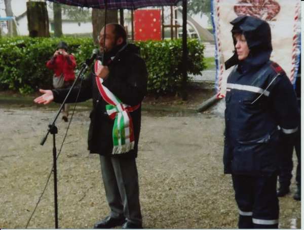Scarperia & i vandali. Sfregiata la lapide per le vittime delle Foibe
