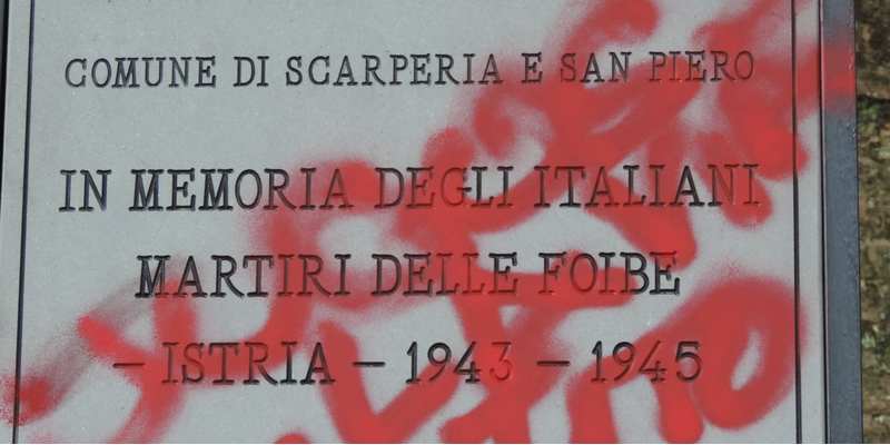 Scarperia & i vandali. Sfregiata la lapide per le vittime delle Foibe