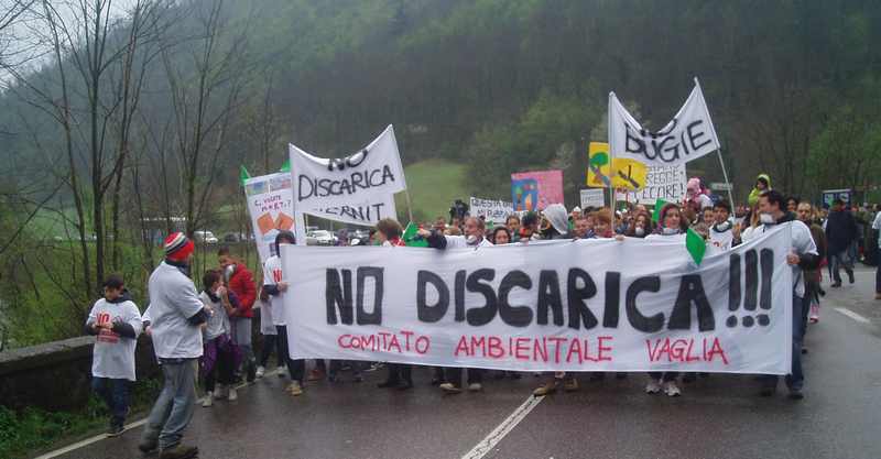 Vaglia. In 400 in corteo contro la discarica a Paterno. Foto...