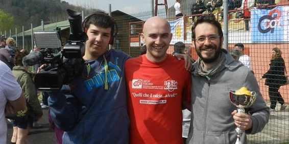 San Piero. In campo per dare un calcio all'alcol. Foto...
