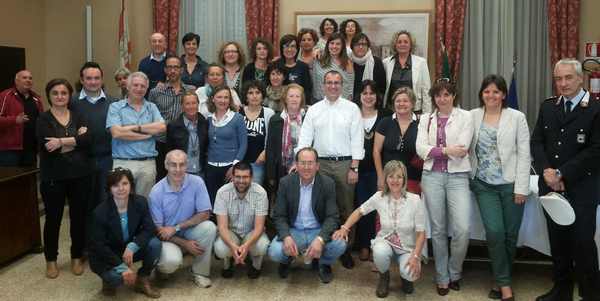 Borgo. Bettarini saluta i dipendenti del comune, foto di gruppo...