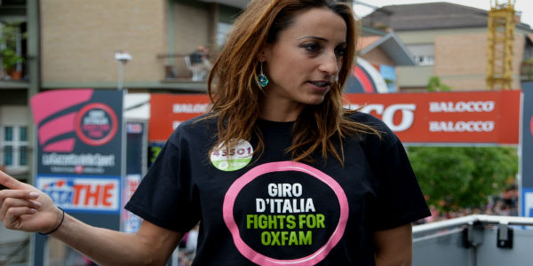 Giro d’Italia. Nella città della Quintana per Oxfam.