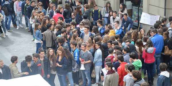 Borgo. Studenti in Piazza contro le Invalsi. Le loro motivazioni...