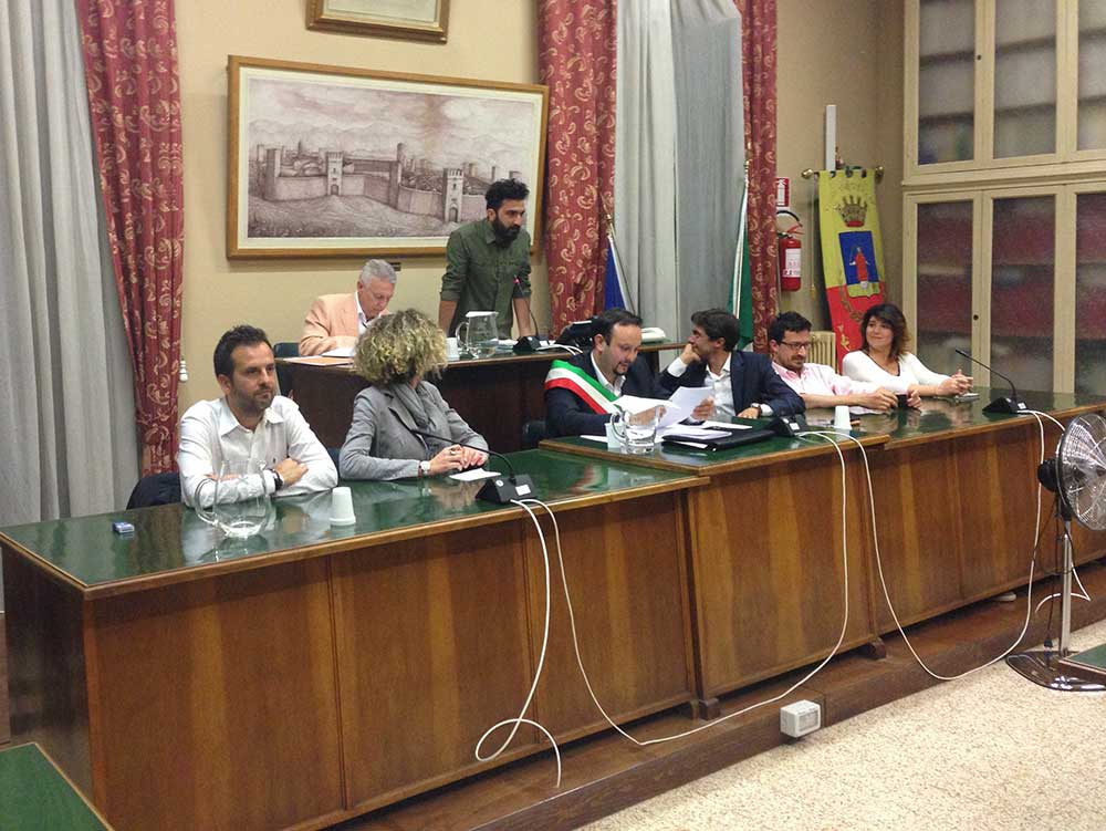 Borgo e il Consiglio. La risposta ferma delle opposizioni