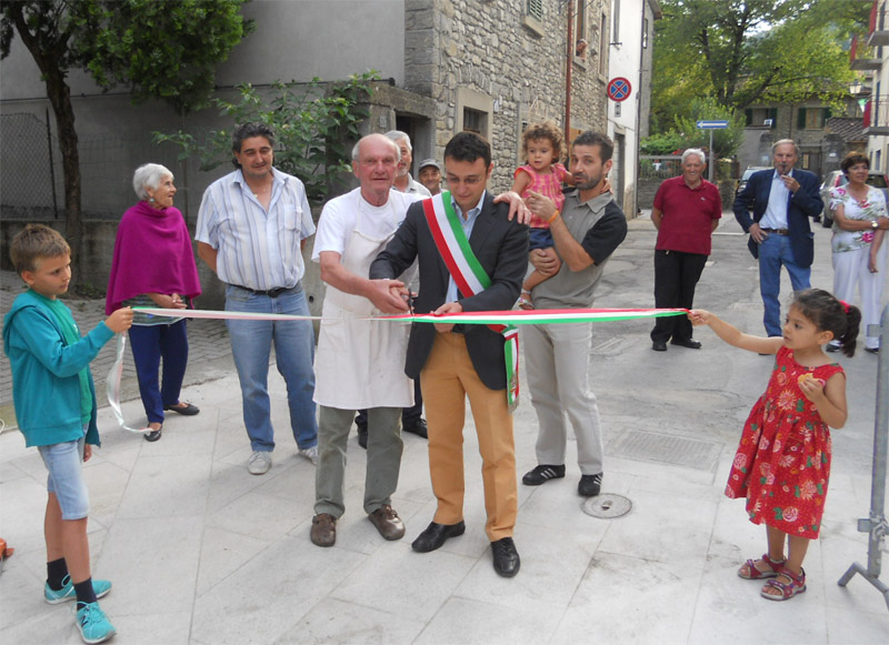 Palazzuolo. La prima inaugurazione in granito. Info...