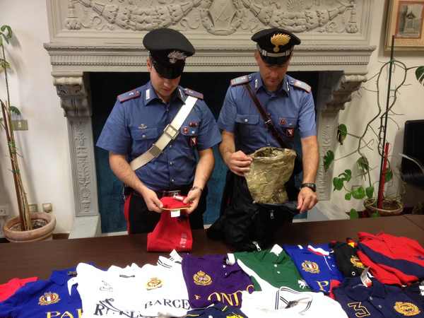 Barberino. Fermano auto (rubata) con merce rubata all'outlet. 3 arresti