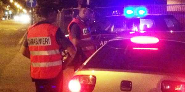 Atti osceni, patenti ritirate e uso di droghe. Ferragosto di controlli...