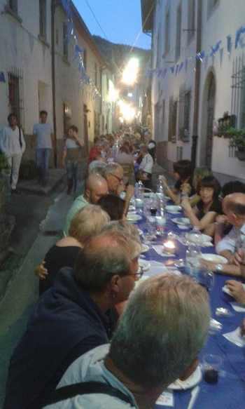 Ronta. 27mila tortelli per la 'stortellata' del Rione Blu. Un successo...