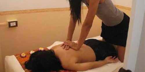 Centro massaggi molto 'particolare' scoperto a Firenze