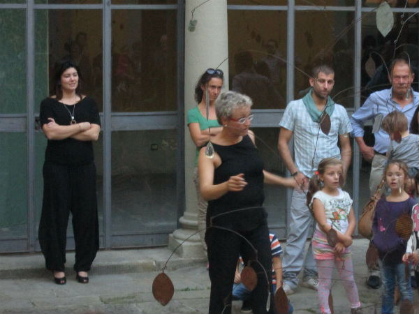 Fra canti, sculture e foto a villa Pecori Giraldi