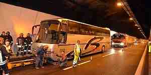 Fiamme sul bus dei giovani calciatori. Paura in A1. Diretti a Firenzuola