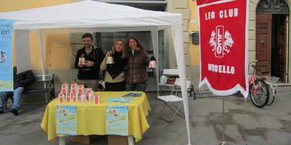 Leo Club. Gazebo di beneficenza in Piazza Cavour