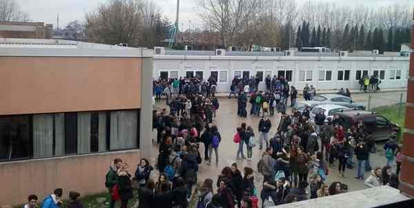 Terremoto. Evacuazioni (e paura) nelle scuole del Mugello